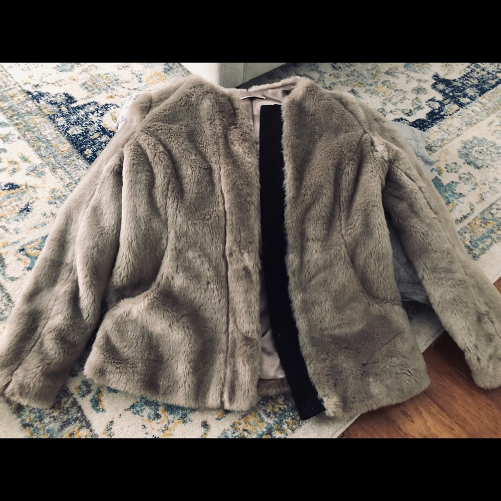 GAP Faux Fur Jacket in Light Taupe XS